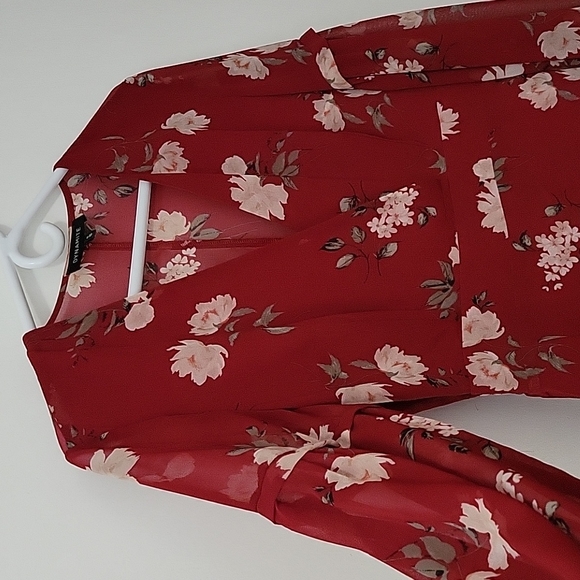 Mint condition flowery dress - Picture 3 of 11